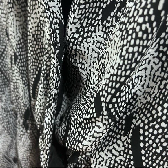 Black white and blue abstract print notched V-neck dress with pockets size XS - Picture 8 of 10